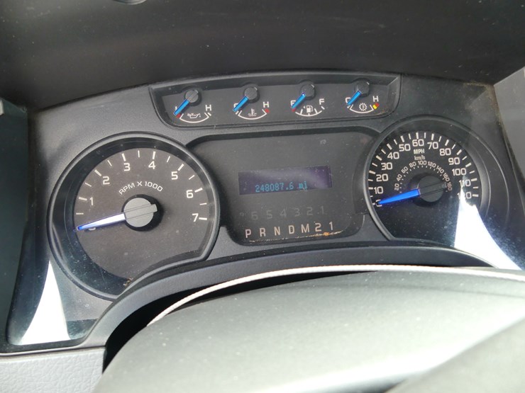 2014-ford-f150-xl-image-14