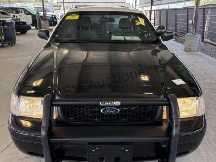 2008-ford-crown-victoria-sdn-image-3