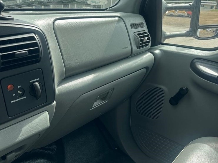 2005-ford-f450-xl-image-23