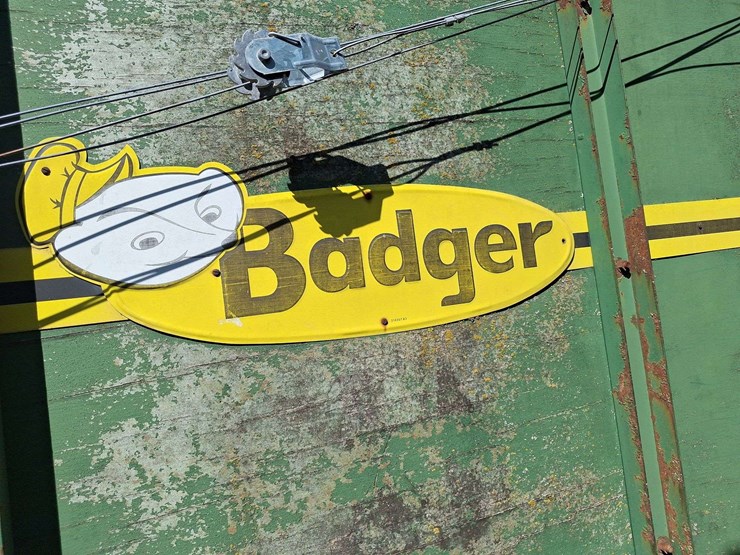 badger-tandem-axle-silage-wagon-image-47