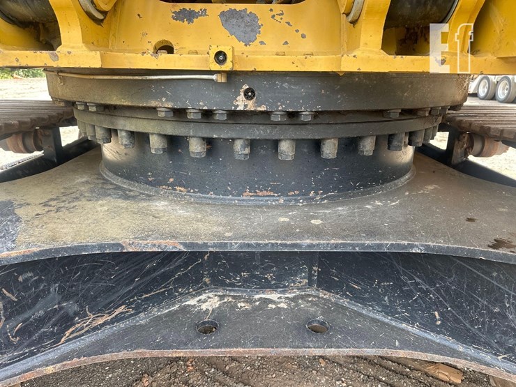 2019-caterpillar-320-image-13