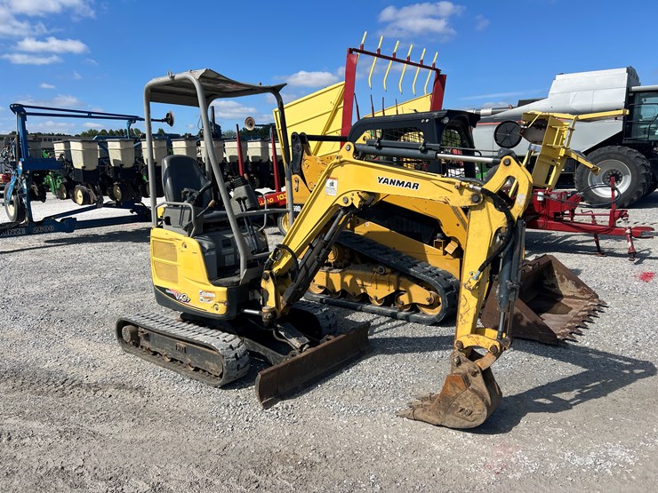 yanmar-vio17-image-1