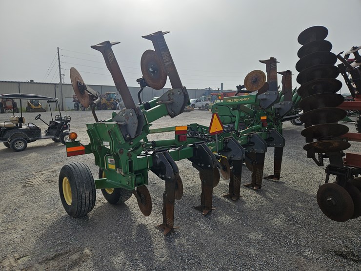 2005-john-deere-2100-image-7