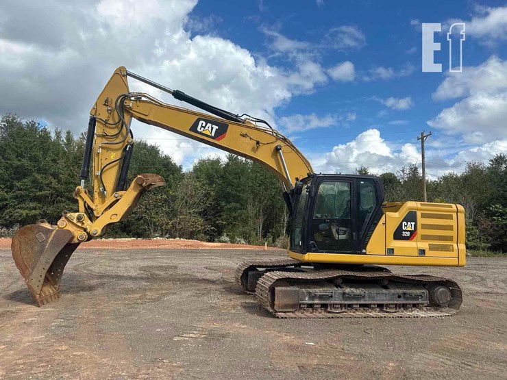 2019-caterpillar-320-image-32