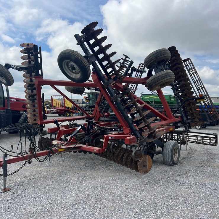 CASE IH 330