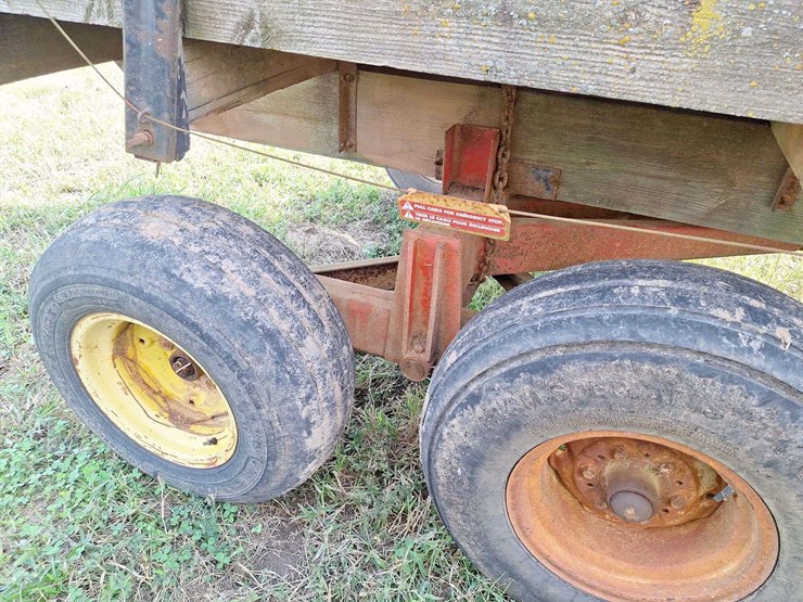 papec-tandem-axle-silage-wagon-image-44