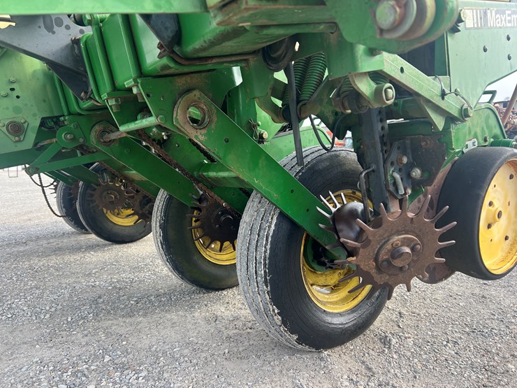 john-deere-7200-image-3