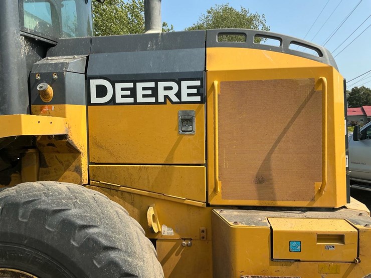 2018-deere-524k-image-51