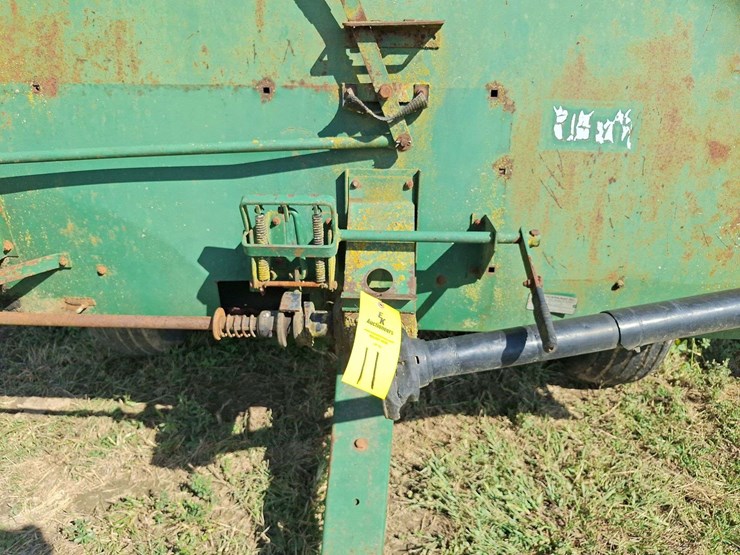badger-tandem-axle-silage-wagon-image-31