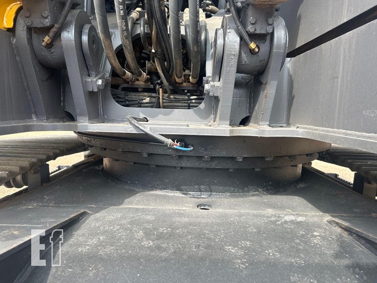 2021-volvo-ecr145el-image-16