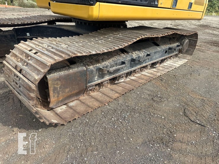 2019-caterpillar-320-image-14