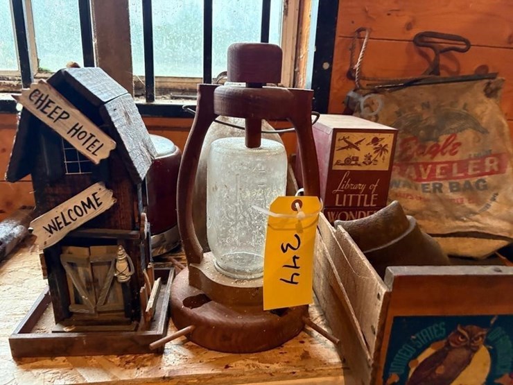 bird-feeder/house,-crock-pot,-box-etc-image-2