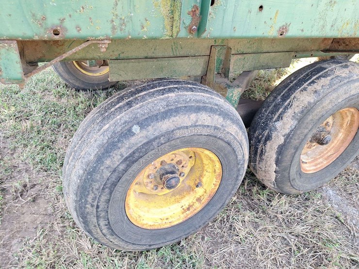 badger-tandem-axle-silage-wagon-image-55