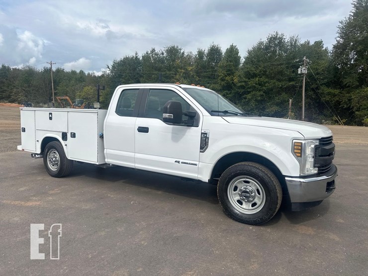 2019-ford-f350-sd-xl-image-1