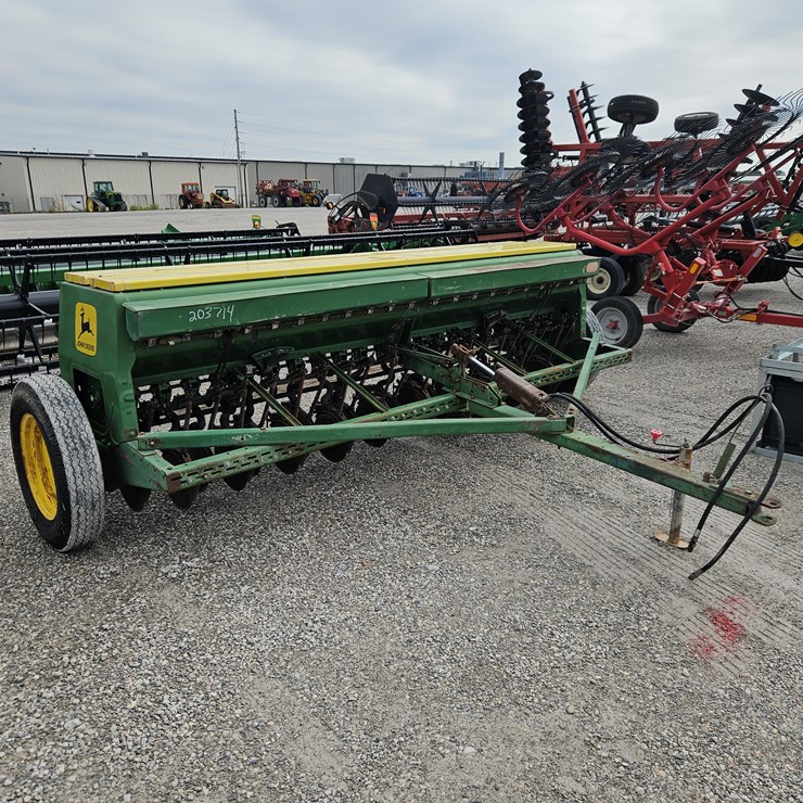 JOHN DEERE 8300