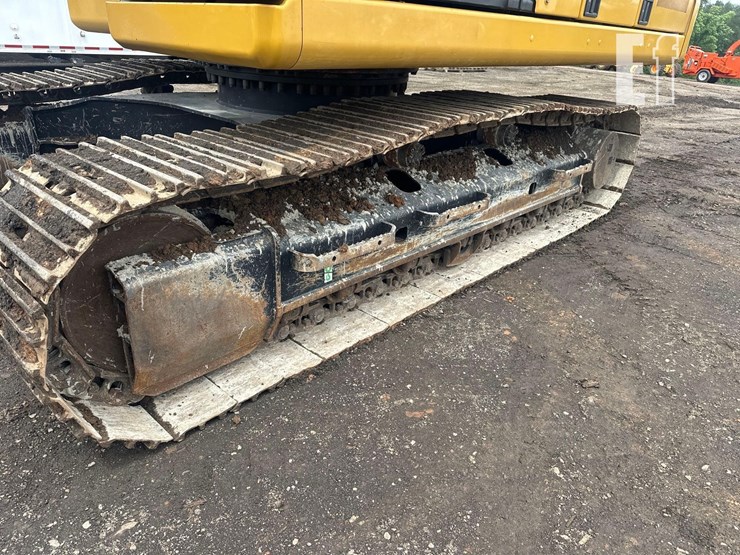 2021-caterpillar-320gc-image-21