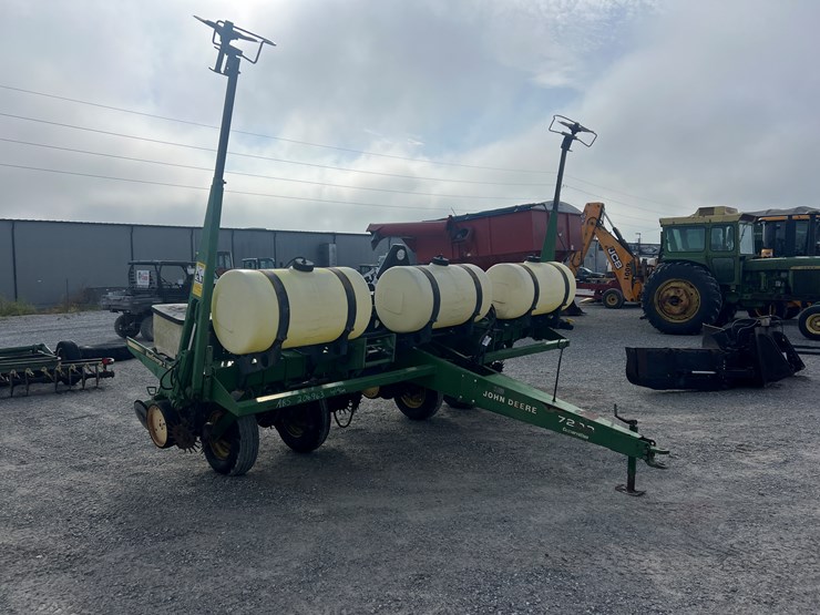 john-deere-7200-image-10
