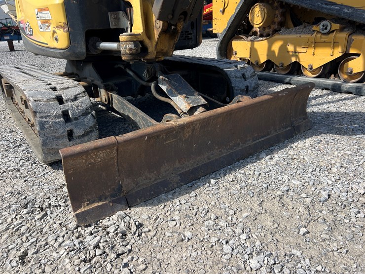 yanmar-vio17-image-19