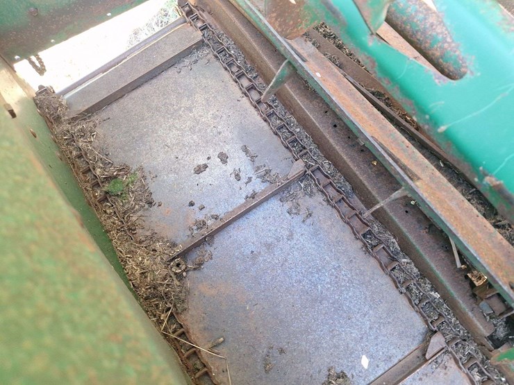 badger-tandem-axle-silage-wagon-image-39
