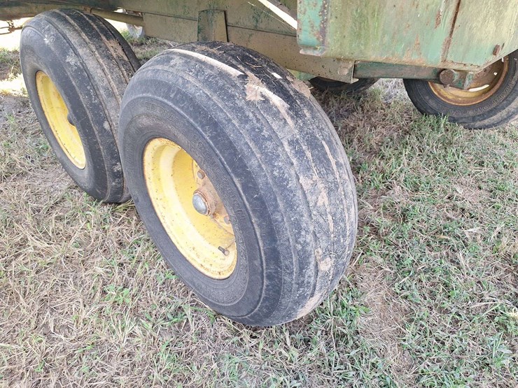 badger-tandem-axle-silage-wagon-image-49