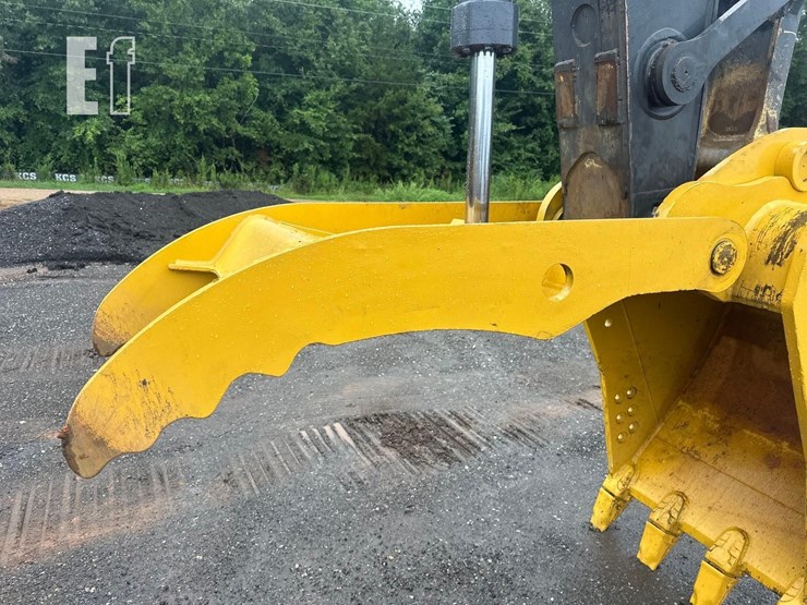 2021-deere-245g-lc-image-14