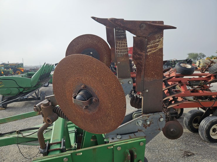 2005-john-deere-2100-image-8