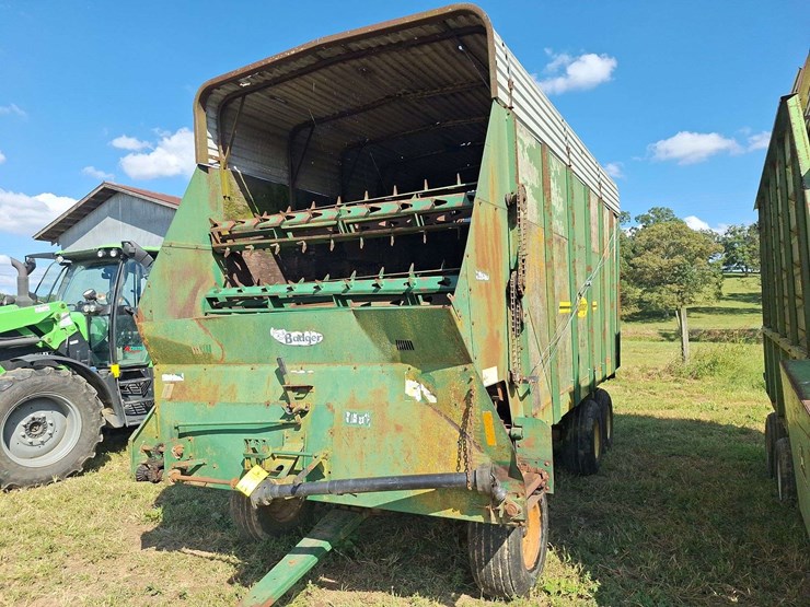 badger-tandem-axle-silage-wagon-image-27