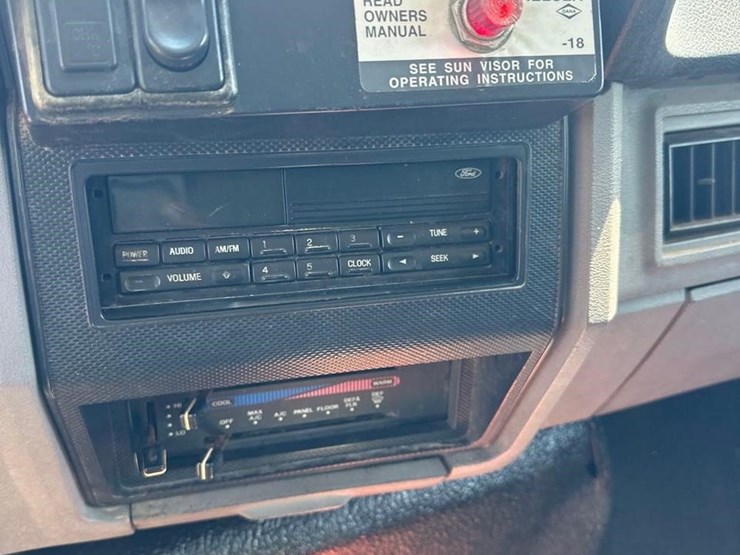 1999-ford-f800-image-35