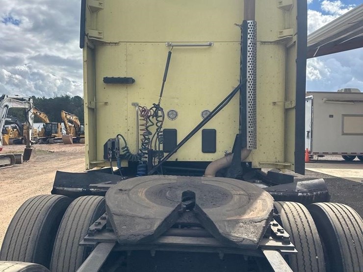 2019-kenworth-t680-image-14