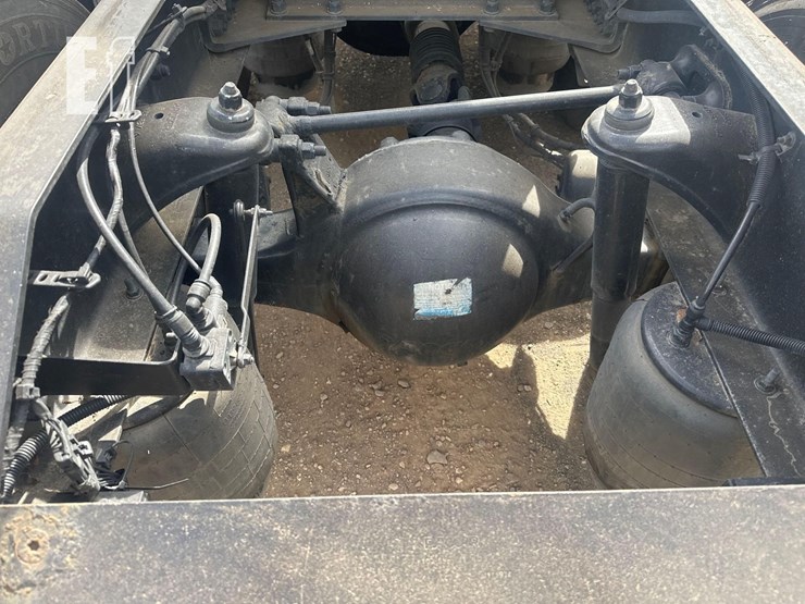2019-kenworth-t680-image-13