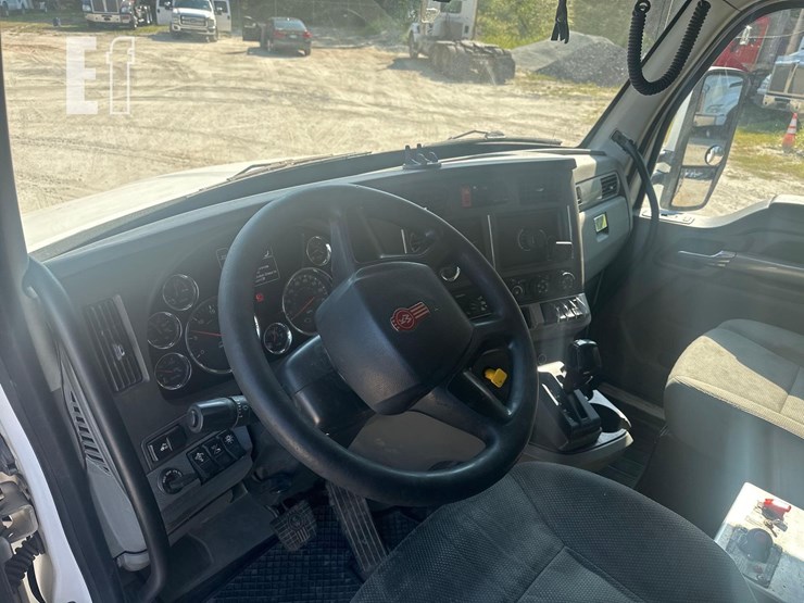 2018-kenworth-t880-image-27