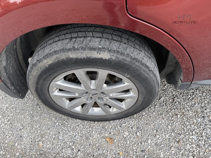 2014-ford-edge-image-12