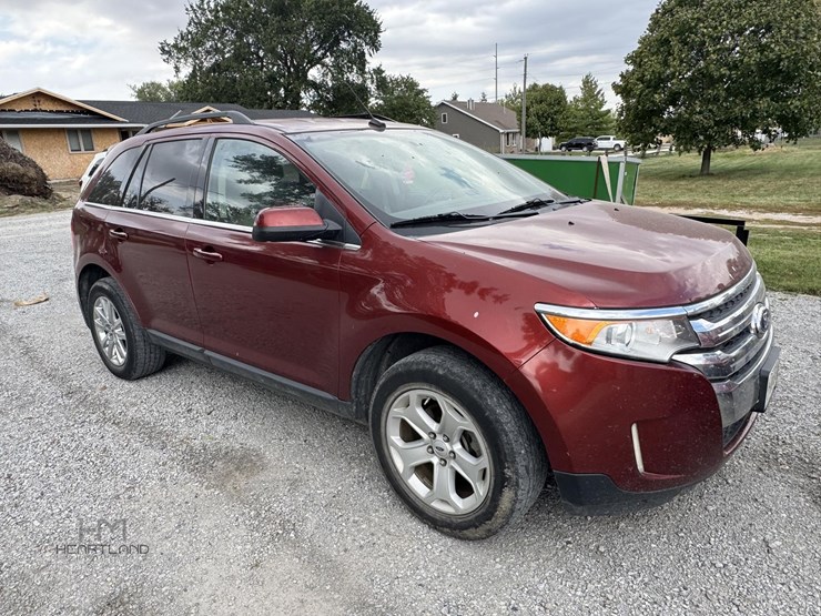 2014-ford-edge-image-2