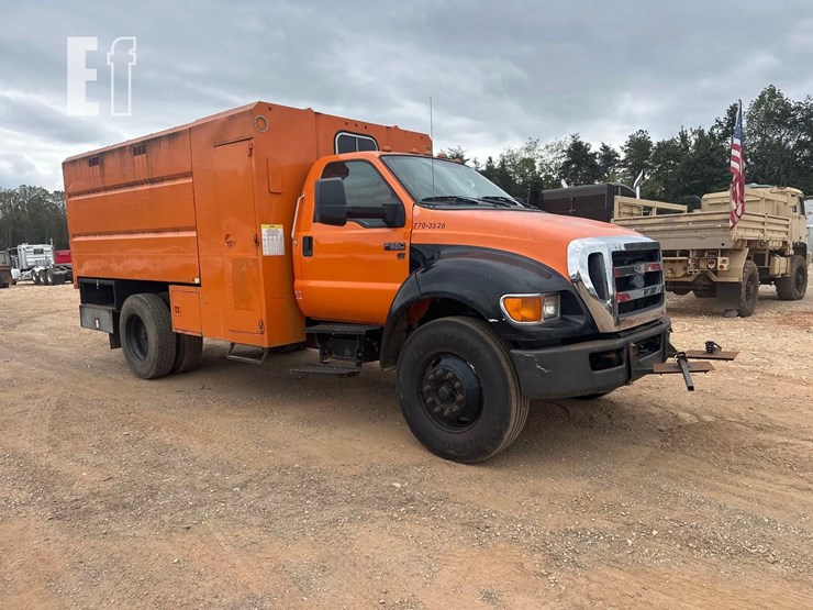 2013-ford-f650-sd-image-1