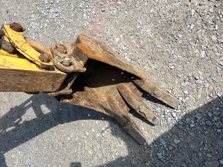 yanmar-vio17-image-17