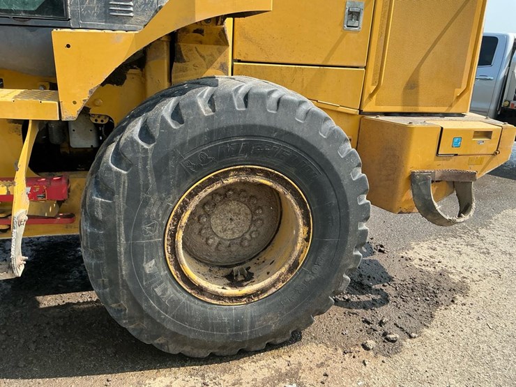 2018-deere-524k-image-22