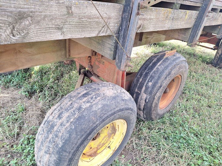 papec-tandem-axle-silage-wagon-image-45