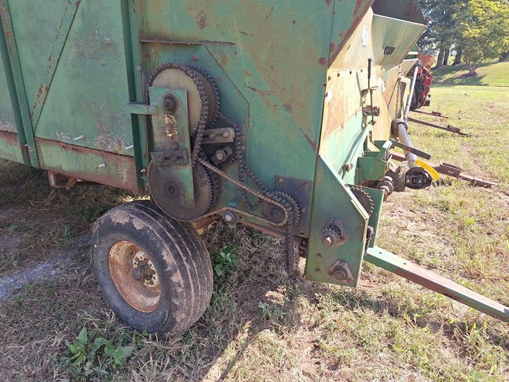 badger-tandem-axle-silage-wagon-image-34