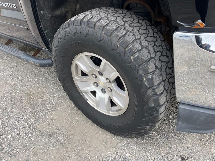 2018-chevrolet-silverado-1500-lt-image-16