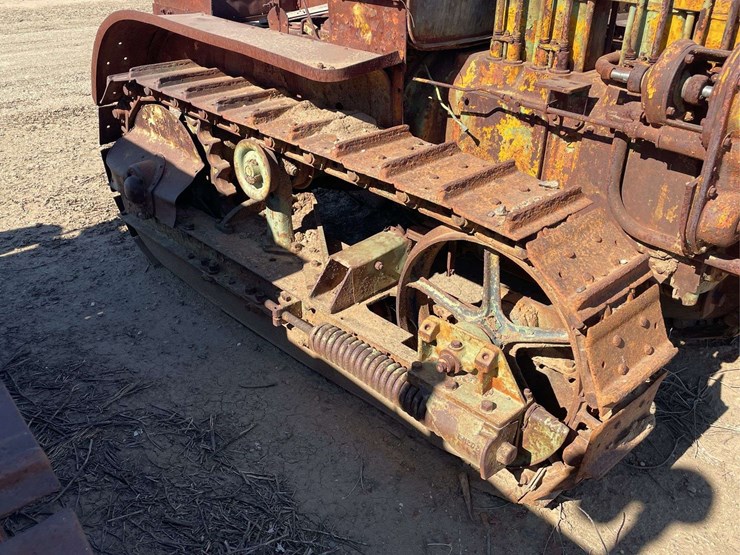 caterpillar-twenty-image-18