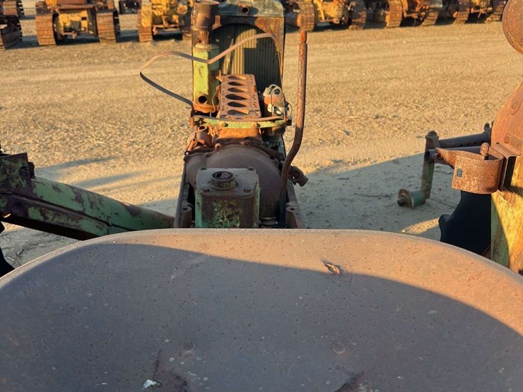 (2)-oliver-parts-tractors-image-7