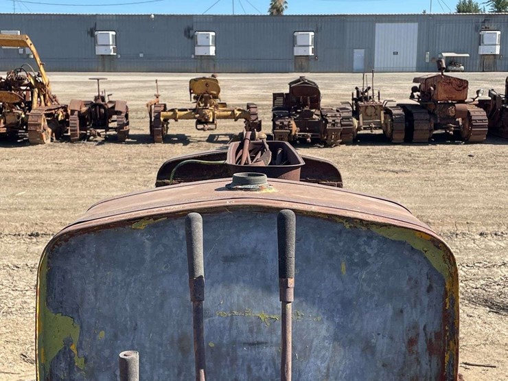 caterpillar-twenty-image-47