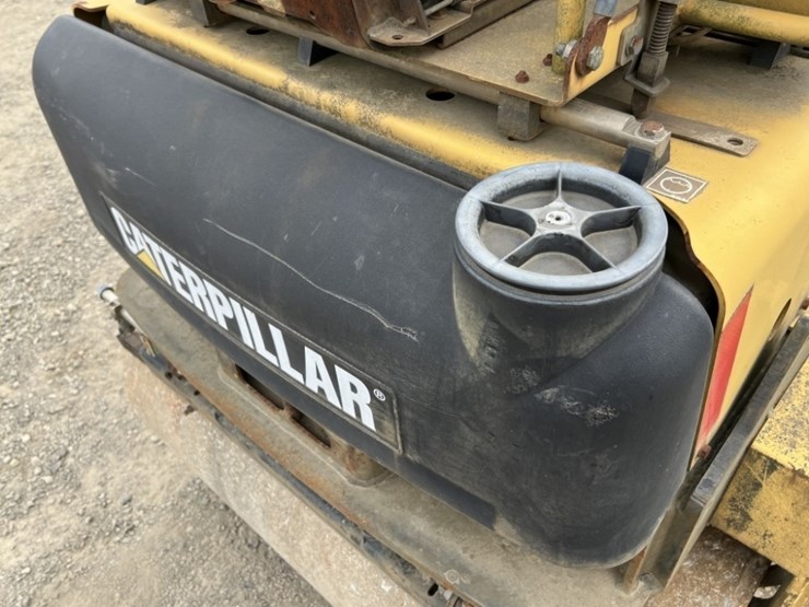 2005-caterpillar-cb-224e-image-14