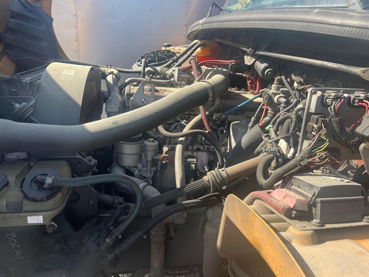2007-freightliner-b2-image-12