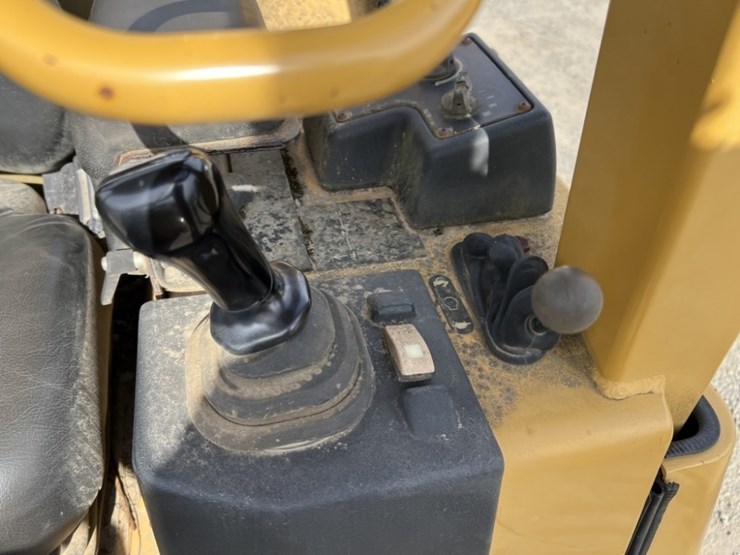 caterpillar-d5g-xl-image-27