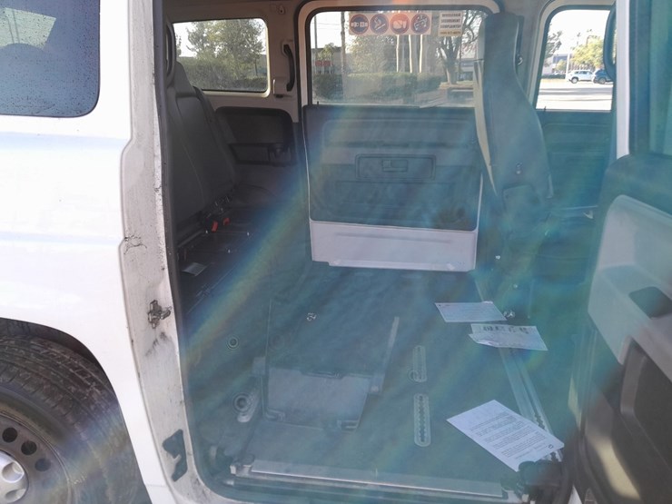 lot#---2016-mblt-mv-1-handicap-van-image-6