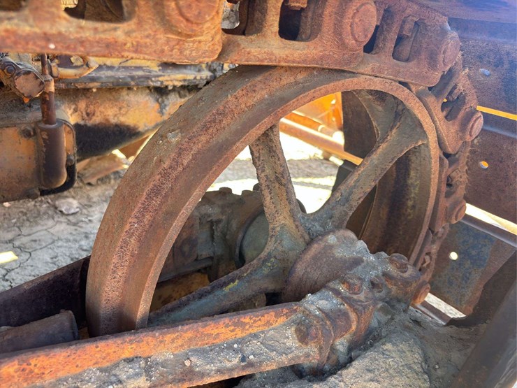 caterpillar-d2-image-29