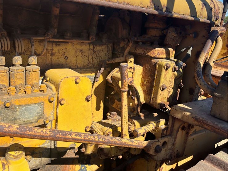 caterpillar-d2-image-49