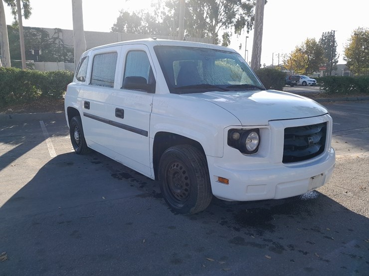 lot#---2016-mblt-mv-1-handicap-van-image-1