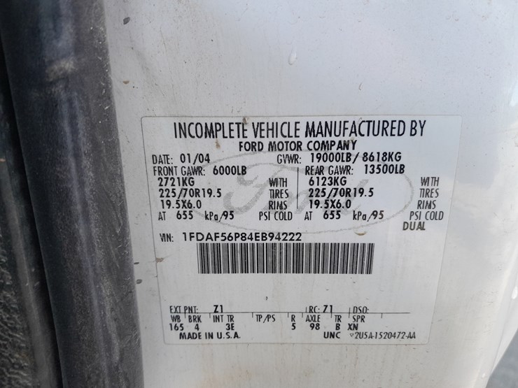 2004-ford-f550-image-8